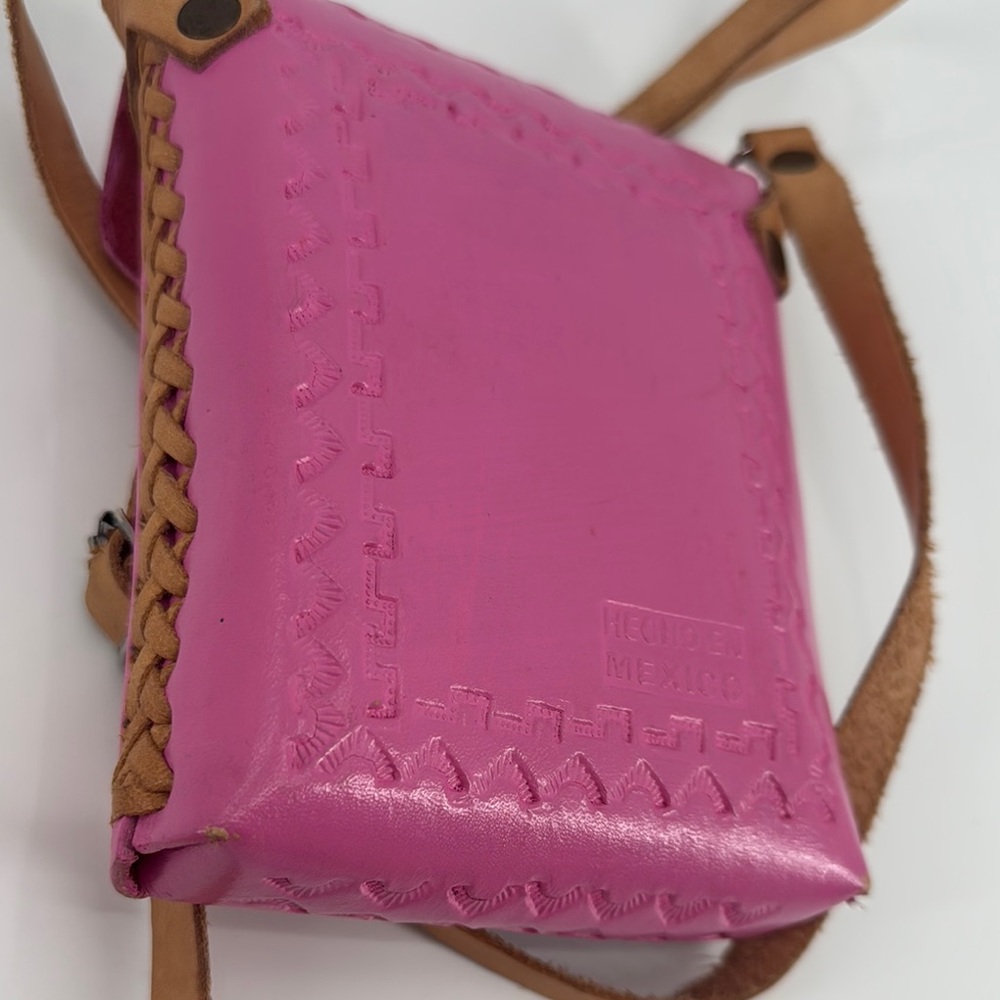 Vintage Artisan Artsy Tooled Leather Floral Butterfly Made In Mexico Crossbody - Picture 8 of 14